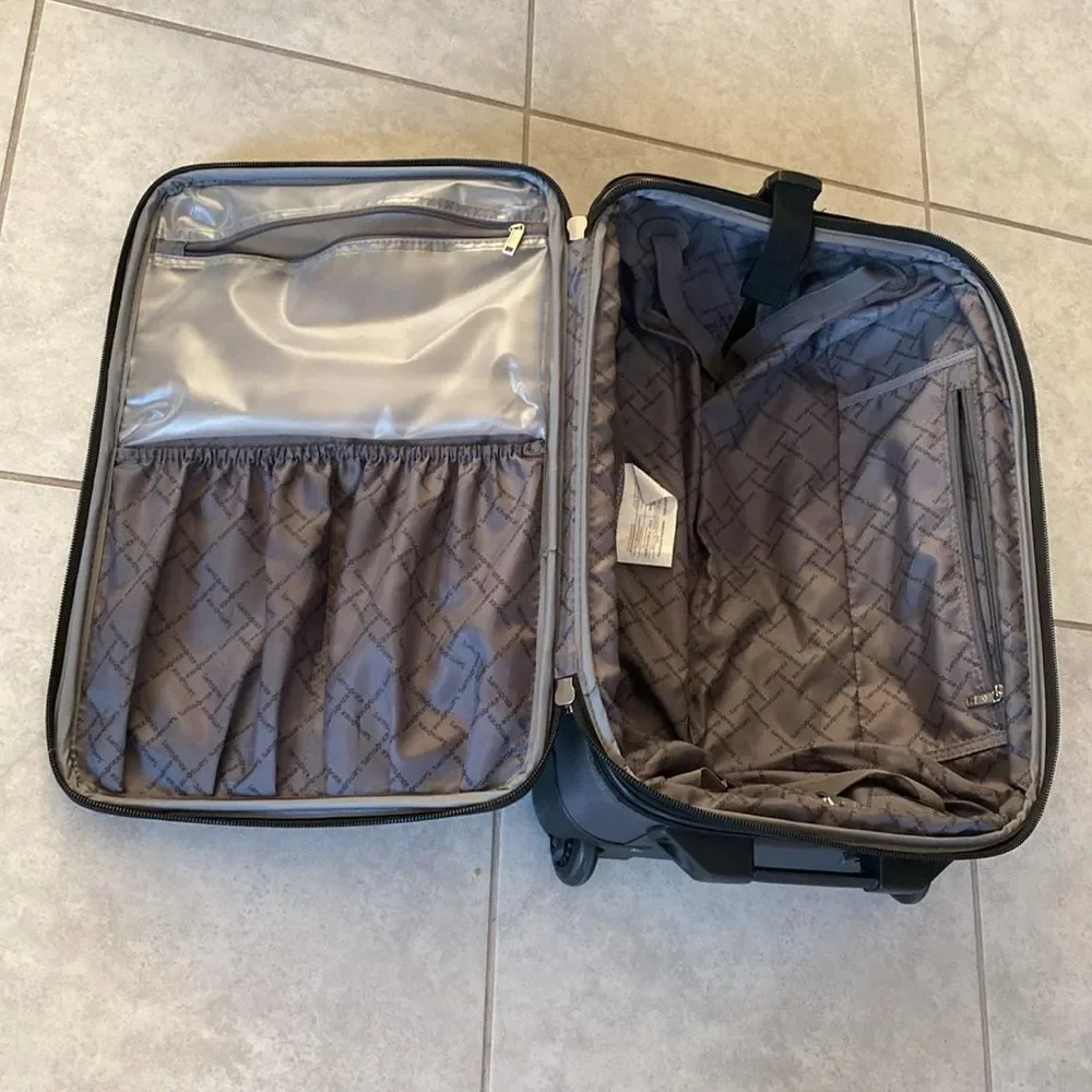 Samsonite Grey Softshell Rolling Upright Suitcase Telescoping Handle Luggage